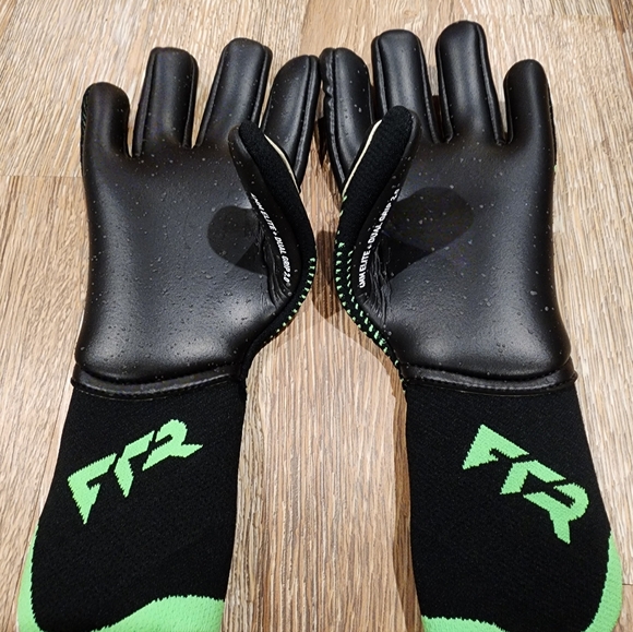 Puma FUTURE Ultimate NC Size 9 - Picture 4 of 15